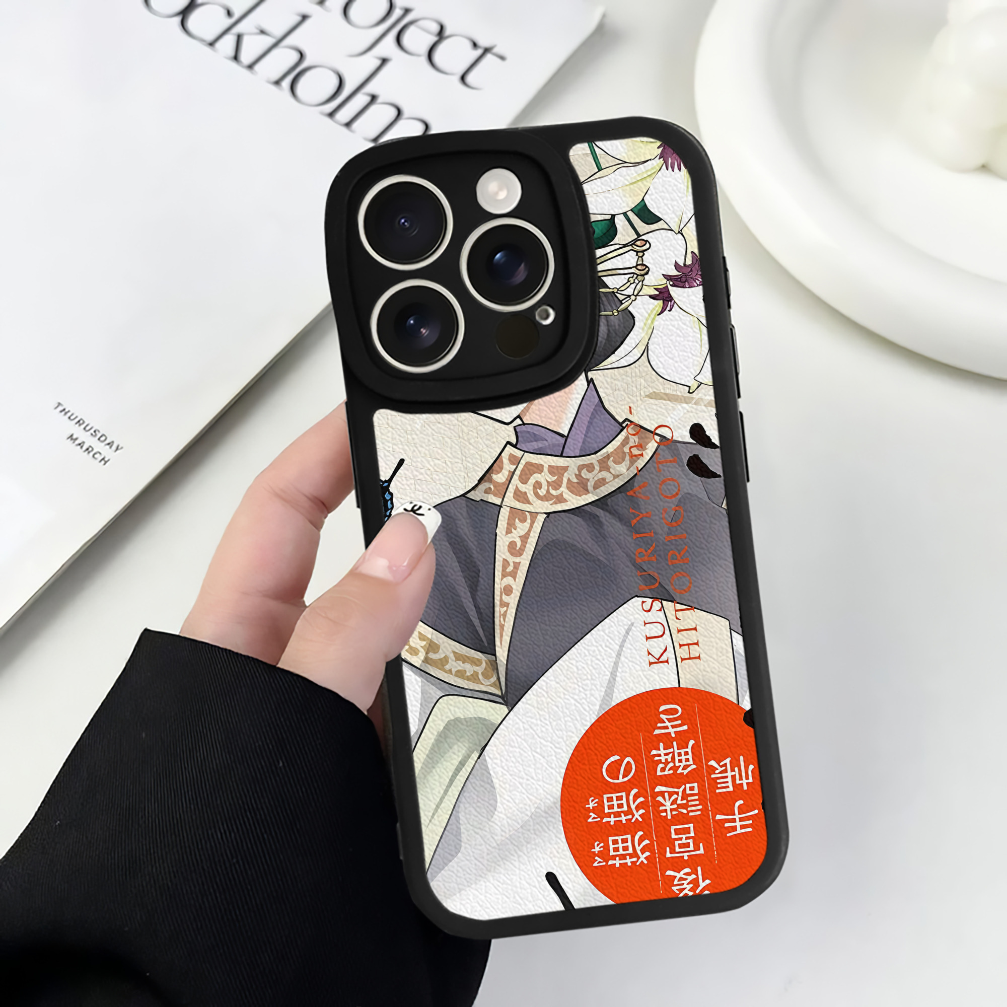 薬屋のひとりごと The Apothecary Diaries 【iPhone 16シリーズ対応】シリコンスマホケース（レザー調） 材質：シリコン